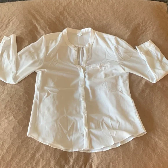 Kut from the Kloth Classic White Button-Up Blouse - Picture 2 of 5
